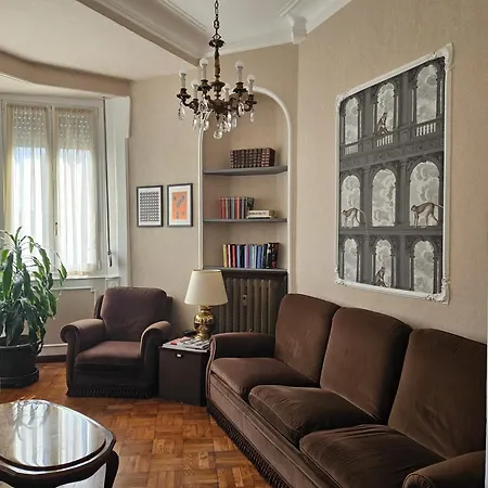 Homegallery - Elegante Appartamento Milanese Exterior photo