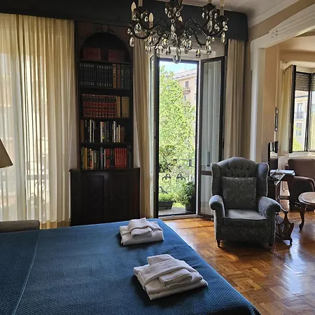 Homegallery - Elegante Appartamento Milanese Exterior photo