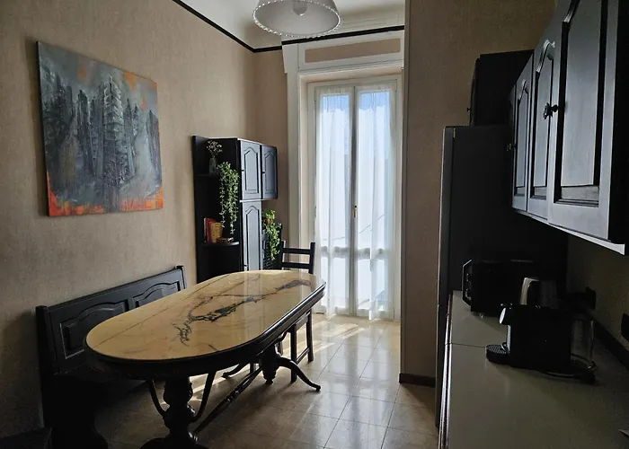 Homegallery - Elegante Appartamento Milanese